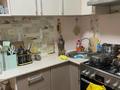 3-бөлмелі пәтер · 55 м² · 4/5 қабат, Мануильского 21, бағасы: 12.5 млн ₸ в Караганде, Алихана Бокейханова р-н