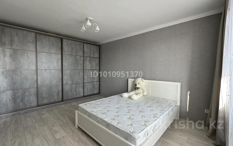 1-комнатная квартира · 46 м² · 8/9 этаж, 5 микрорайон 12 за 16.7 млн ₸ в Аксае — фото 2