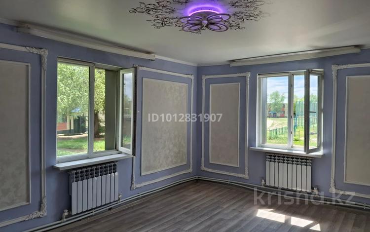 3-бөлмелі пәтер · 64 м² · 1/2 қабат, Желтоксан 36 6, бағасы: 5 млн ₸ в Алге — фото 2