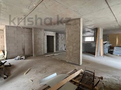 Еркін, кеңселер, дүкендер мен бутиктер, қоймалар, қоғамдық тамақтану орны, сұлулық салондары, монша, қонақ үй және демалыс орындары, фитнес және спорт, медорталықтар мен дәріханалар, білім орталықтары, ойын-сауық, конференц-залдар, кабинеттер және жұмыс орындары, студиялар · 351.5 м², бағасы: ~ 6.2 млн ₸ в Астане, Есильский р-н