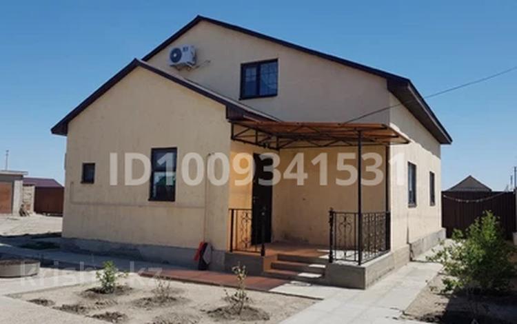 Отдельный дом · 5 комнат · 190 м² · 8 сот., мкр Аксай-2, 26 за 36 млн 〒 в Атырау — фото 2