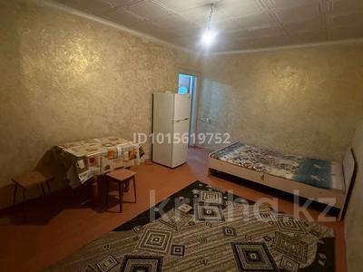 1-бөлмелі пәтер · 30 м² · 2/2 қабат, Көшеней 135/8 — Маликоханның қасында, бағасы: 50 000 ₸ в Таразе