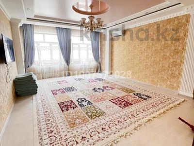 4-комнатная квартира · 135 м² · 5/10 этаж, 17-й мкр 18 за 64 млн 〒 в Актау