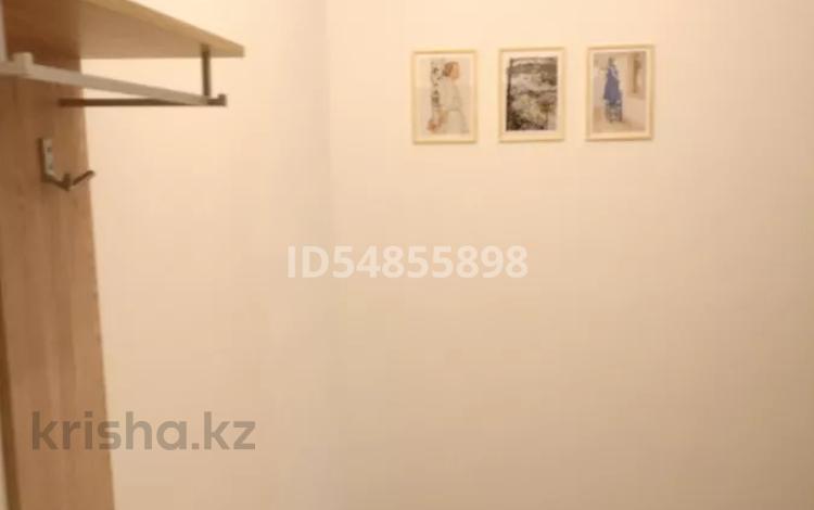 2-комнатная квартира, 72 м², 2/7 этаж помесячно, проспект Кабанбай Батыра за 220 000 〒 в Астане — фото 2