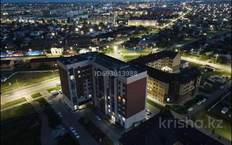3-комнатная квартира, 105 м², Базарбая Жуманиязова за 75 млн 〒 в Уральске — фото 2