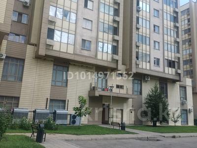 1-бөлмелі пәтер · 43 м² · 3/10 қабат, Ақсай-5 ш/а., мкр Аксай, Б. Момышулы 25, бағасы: 33 млн ₸ в Алматы, Ауэзовский р-н
