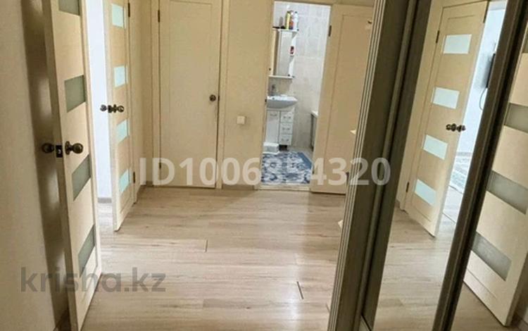 2-бөлмелі пәтер · 67 м² · 4/5 қабат, Алтын орда ш/а. 338/1 — Анаға тағзым, 103 мекемесі, Құлагер бала бақша, бағасы: 210 000 ₸ в Актобе, мкр. Алтын орда — фото 2