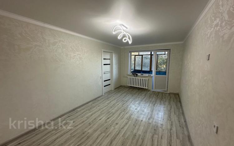 2-бөлмелі пәтер · 43 м² · 3/5 қабат, 14-шағынаудан, бағасы: 10 млн ₸ в Караганде, Алихана Бокейханова р-н — фото 2