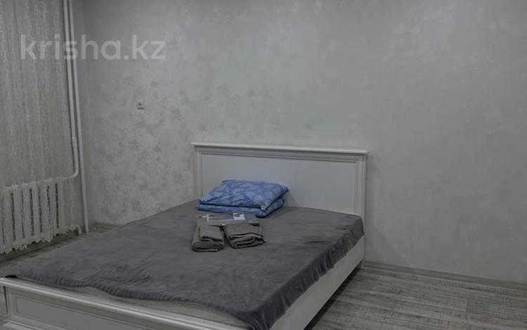 1-комнатная квартира · 41 м² · 3/9 этаж, Победы 18 — Ауэзова за 10 000 ₸ в Семее — фото 2