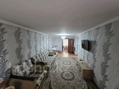 Отдельный дом · 3 комнаты · 61.9 м² · 10 сот., Голованова 53 за 9.9 млн ₸ в Усть-Каменогорске
