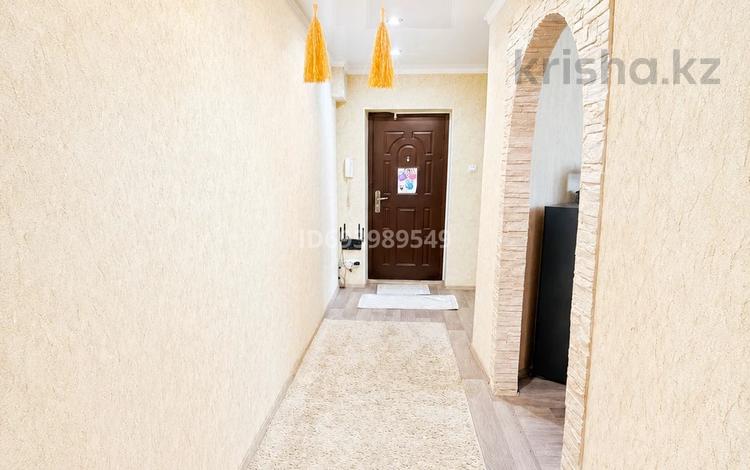 3-комнатная квартира · 72 м² · 1/5 этаж, 4 микр 5 за 25 млн ₸ в Аксае — фото 27