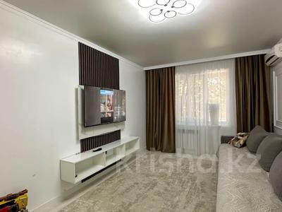 3-комнатная квартира · 64 м² · 1/5 этаж, 9-й микрорайон, жетысу за 25 млн 〒 в Талдыкоргане