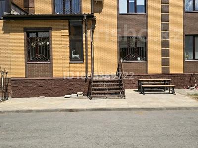 Отдельный дом · 6 комнат · 385 м² · 3 сот., Гастелло 23 за 250 млн 〒 в Караганде, Казыбек би р-н