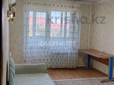 Аренда квартир в Атырауской обл.: 1-комнатная квартира · 32 м² · 3/5 этаж · помесячно, Авангард 4 14 за 130 000 〒 1-комнатная квартира · 32 м² · 3/5 этаж · помесячно, Авангард 4 14 за 130 000 〒 в Атырау, мкр Авангард-4