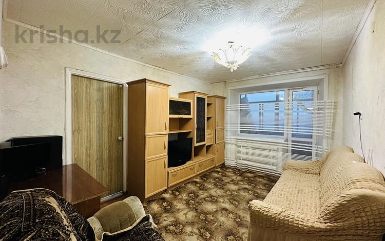 3-комнатная квартира, 50 м², 4/5 этаж, Парковая 17а за 6.5 млн 〒 в Шахтинске — фото 2