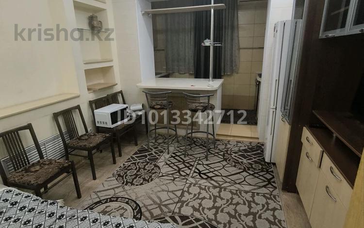 1-комнатная квартира · 45 м² · 4/5 этаж, мкр Аксай-5 9 за 230 000 ₸ в Алматы, Ауэзовский р-н — фото 5