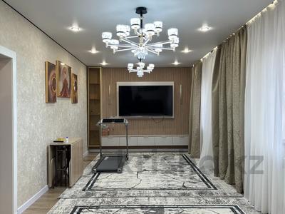 Отдельный дом · 8 комнат · 270 м² · 8.8 сот., мкр Акбулак, Сулейманова 81 за 170 млн ₸ в Алматы, Алатауский р-н