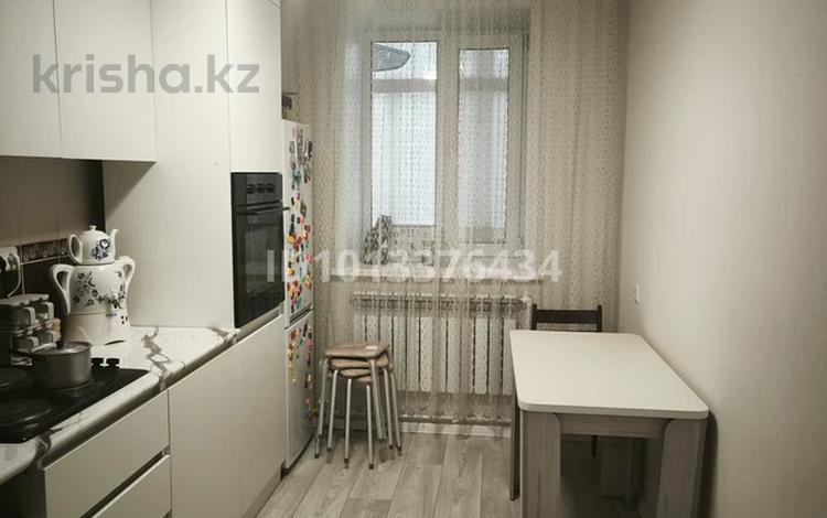 3-комнатная квартира · 62 м² · 1/2 этаж, Пришахтинск, Кемеровская 47 за 19 млн ₸ в Караганде, Алихана Бокейханова р-н — фото 2