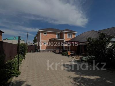 Отдельный дом · 9 комнат · 240 м² · 6 сот., Букенбаева 9а — Остановка пекарня. за 50 млн 〒 в Актобе, жилой массив Заречный-1