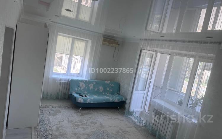 1-бөлмелі пәтер · 42 м² · 2/2 қабат, мкр Лесхоз 22 — Рядом көктем, бағасы: 11 млн ₸ в Атырау — фото 2