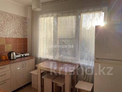 1-комнатная квартира · 40 м² · 4/5 этаж, Бурова 16 за 160 000 ₸ в Усть-Каменогорске, Ульбинский