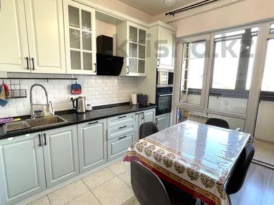 3-бөлмелі пәтер · 88 м² · 10/12 қабат, Кабанбай Батыра 223/161 — Байзакова, бағасы: 75 млн 〒 в Алматы, Алмалинский р-н