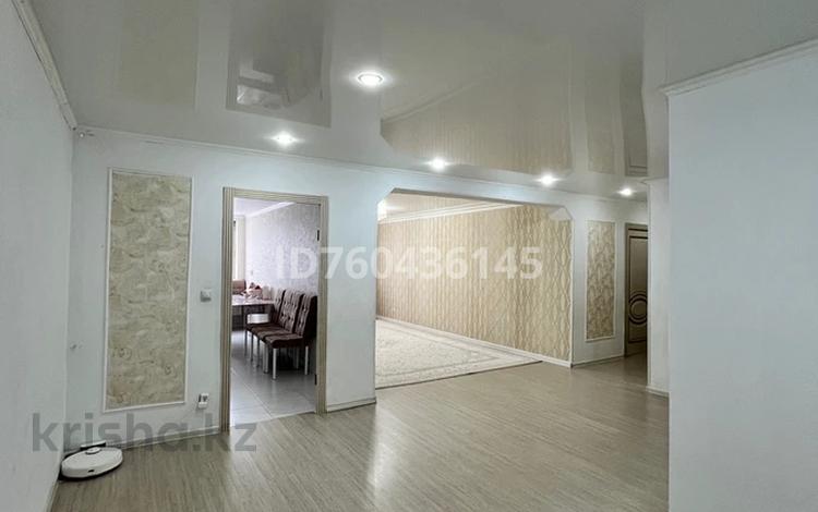 3-комнатная квартира · 103 м² · 9/10 этаж, мкр 12 64 за 30 млн 〒 в Актобе — фото 2