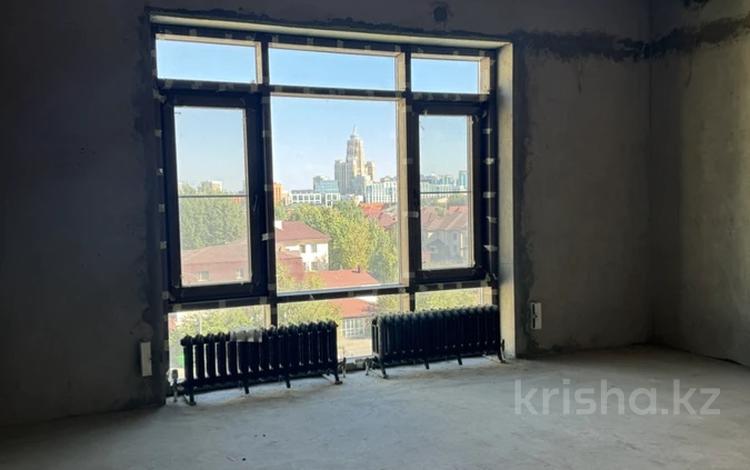7-бөлмелі пәтер · 270 м² · 3/6 қабат, Карашаш ана 16, бағасы: 385 млн ₸ в Астане, Нура р-н — фото 2