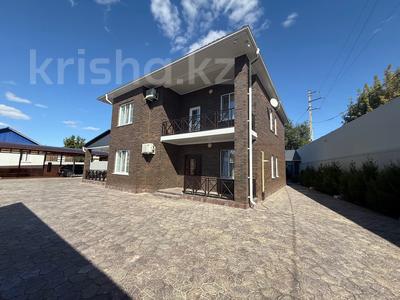Отдельный дом · 5 комнат · 260 м² · 12 сот., Рыскулбекова 2 за 235 млн 〒 в Уральске