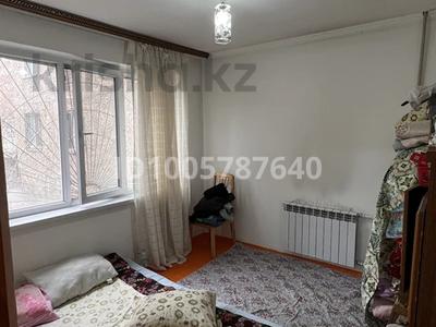 3-комнатная квартира · 52.8 м² · 1/5 этаж, 11-й микрорайон, 11-й микрорайон 197 — 36 школа за 23 млн 〒 в Шымкенте, Енбекшинский р-н