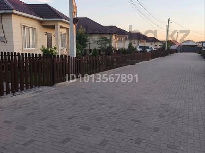 Жеке үй · 4 бөлме · 110 м² · 5 жүзд., Гарыш — За улицей Суюнбая, за магазином Тамаша, бағасы: 75 млн ₸ в Абай
