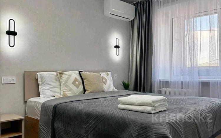 1-комнатная квартира · 36 м² · 9/9 этаж, Кабанбай Батыр 156 за 15 000 ₸ в Усть-Каменогорске — фото 17