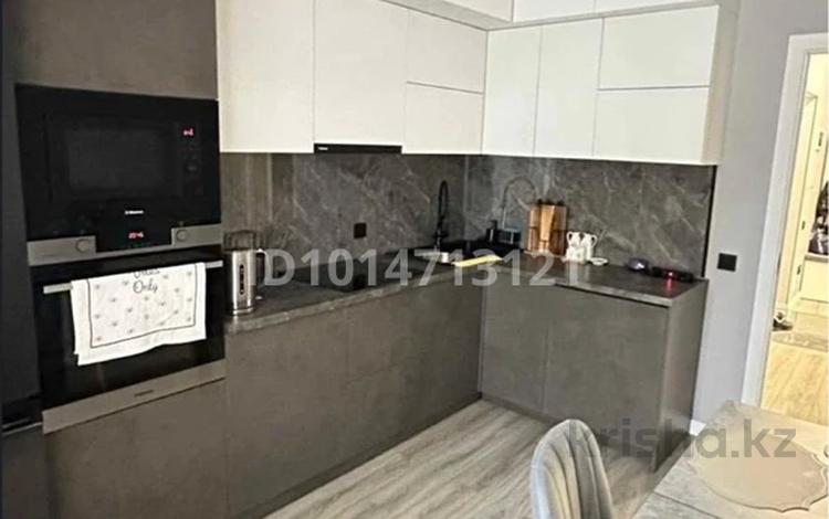 2-бөлмелі пәтер · 80 м² · 4/9 қабат, Самал 72/4, бағасы: 40.5 млн ₸ в Уральске — фото 2