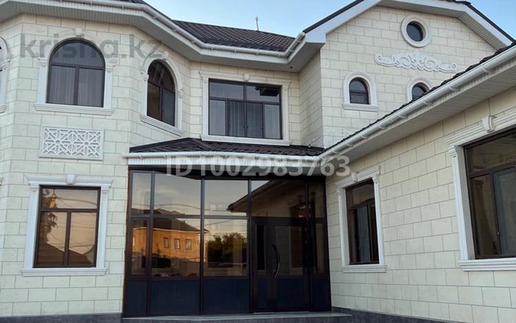 Отдельный дом · 10 комнат · 400 м² · 8 сот., Жумабаева 53 — Массив дорожник за 450 млн 〒 в Таразе — фото 2
