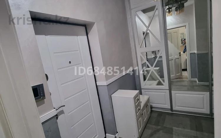 2-комнатная квартира · 92 м² · 7/9 этаж, 17-й мкр 46 за 280 000 ₸ в Актау — фото 2