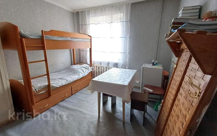 1-комнатная квартира, 15 м², 5/9 этаж, Дулатова 206 за 3.5 млн 〒 в Семее — фото 2
