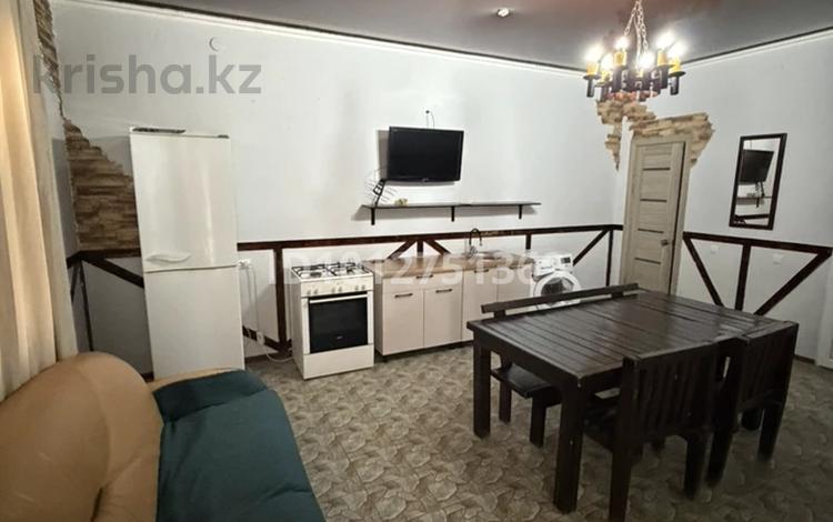 2-бөлмелі пәтер · 45 м² · 1/1 қабат, мкр Мунайшы, 10 30, бағасы: 100 000 ₸ в Атырау — фото 2