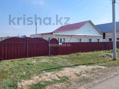 Отдельный дом · 4 комнаты · 96 м² · 8 сот., Строительная 4 146 — Магазин Халық маркет. 1 общий за 17.5 млн 〒 в Аксае