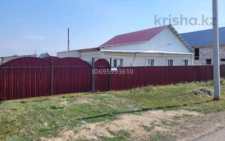 Отдельный дом · 4 комнаты · 96 м² · 8 сот., Строительная 4 146 — Магазин Халық маркет. 1 общий за 17.5 млн ₸ в Аксае — фото 2