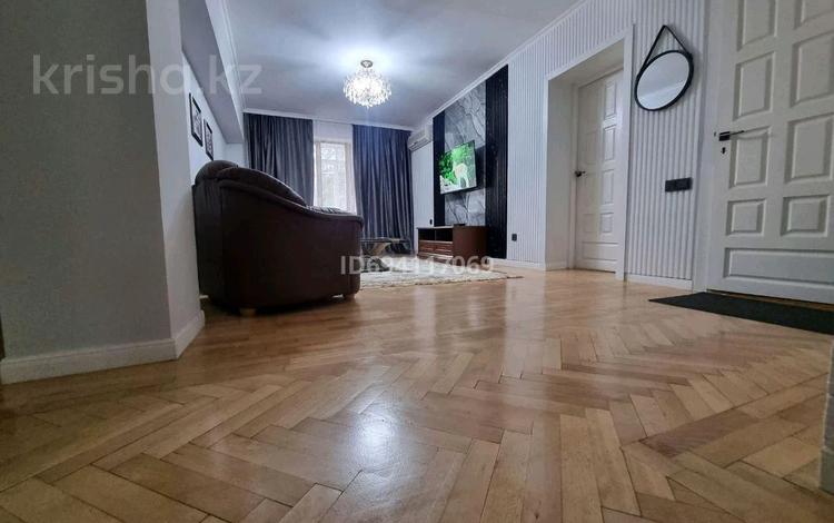 3-бөлмелі пәтер · 98 м² · 3/7 қабат, Самал-1 ш/а. 39, бағасы: 40 000 ₸ в Алматы, Медеуский р-н — фото 9