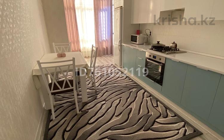 2-бөлмелі пәтер · 70 м² · 4/6 қабат, 16-ш/а. 89 — Трц Байтерекке жақын жолдың бойында орналасқан, бағасы: 250 000 ₸ в Актау, 16-й мкр  — фото 2