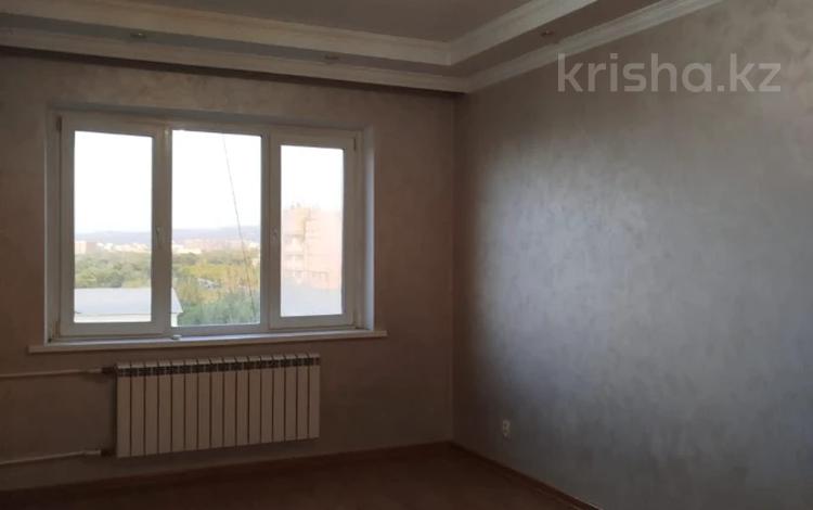 1-комнатная квартира, 40 м², 9/9 этаж, мкр Аксай-4 за 23 млн 〒 в Алматы, Ауэзовский р-н — фото 2