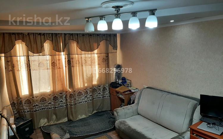 3-комнатная квартира, 60.5 м², 5/5 этаж, Анаркулова 2 — Алашахан за 18 млн 〒 в Жезказгане — фото 2