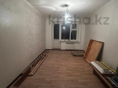 2-комнатная квартира · 48 м² · 2/5 этаж, мкр 4 за 15.5 млн 〒 в Уральске