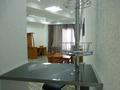 2-комнатная квартира, 100 м² помесячно, Омаровой 37 за 450 000 〒 в Алматы — фото 7