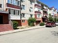 2-бөлмелі пәтер · 60.3 м² · 1/3 қабат, мкр Жеруйык, Кусан Нарембаев 17/1, бағасы: 26 млн ₸ в Атырау