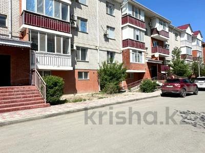 2-бөлмелі пәтер · 60.3 м² · 1/3 қабат, мкр Жеруйык, Кусан Нарембаев 17/1, бағасы: 26 млн ₸ в Атырау