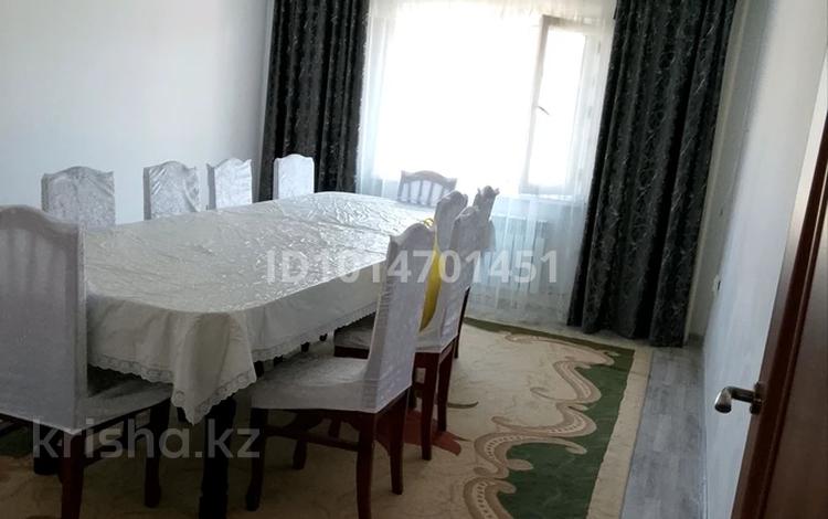 2-комнатная квартира · 56 м² · 1/5 этаж, мкр Улы Дала 1193/2 за 100 000 ₸ в Таразе — фото 2