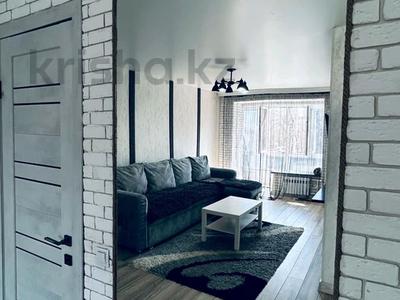 2-комнатная квартира · 50 м² · 2/5 этаж, мкр Новый Город, Бухар жырау 61 — Бухар жырау, Нуркена абдирова за 20 000 〒 в Караганде, Казыбек би р-н