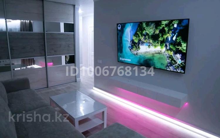 2-комнатная квартира · 45 м² · 1/5 этаж, Пушкина — Хлебокомбинат,маг Табыс,Провиант,недалеко спорткомплекс Бурабай за 15 000 ₸ в Кокшетау — фото 2
